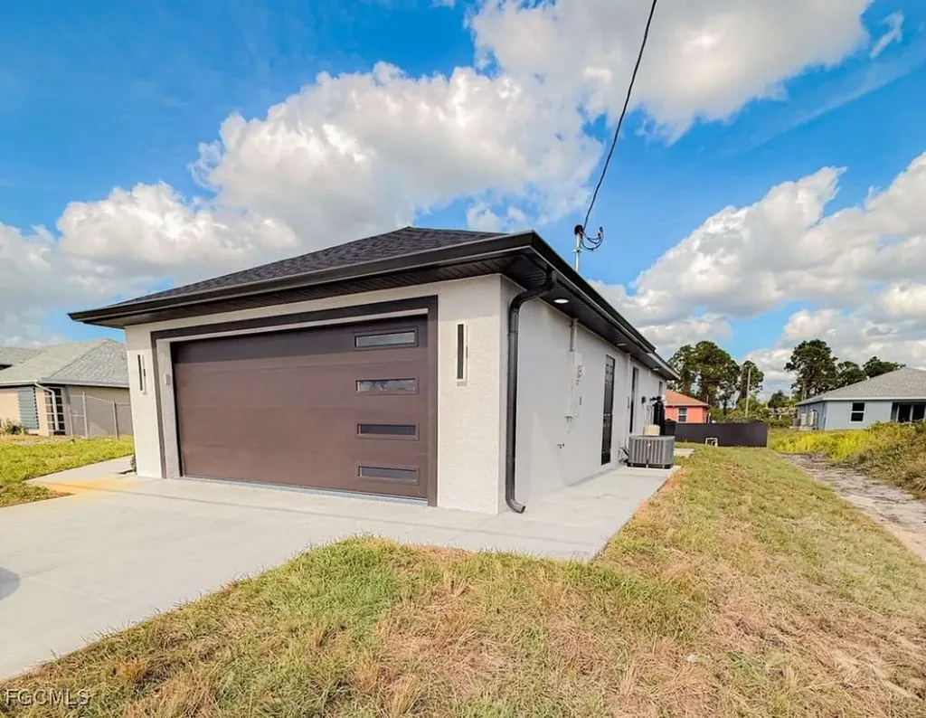 2610 27th Street SW Lehigh Acres FL 33976