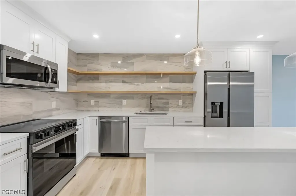 760 Sextant Drive Sanibel FL 33957