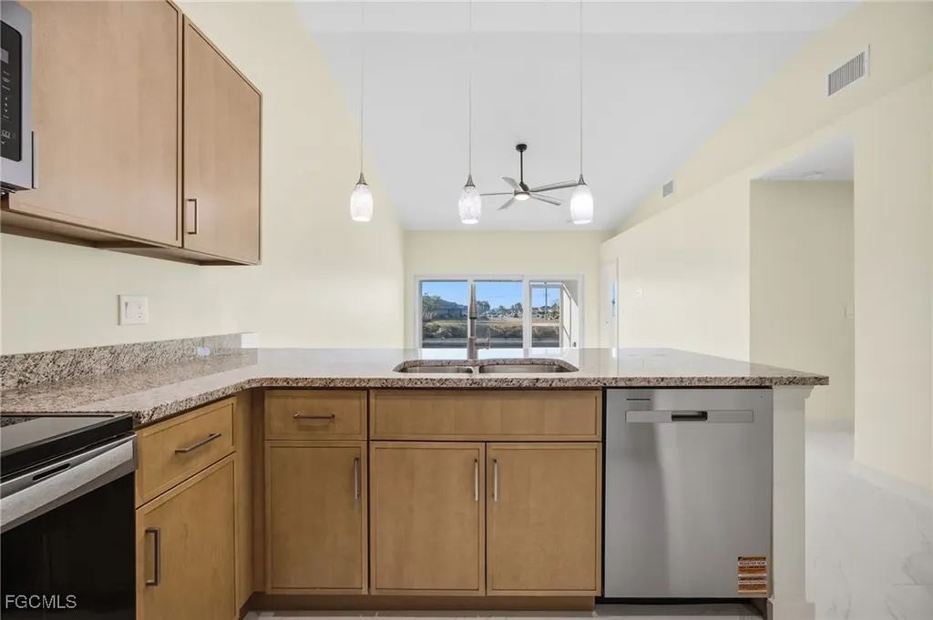 812-814 Mohawk Parkway Cape Coral FL 33914