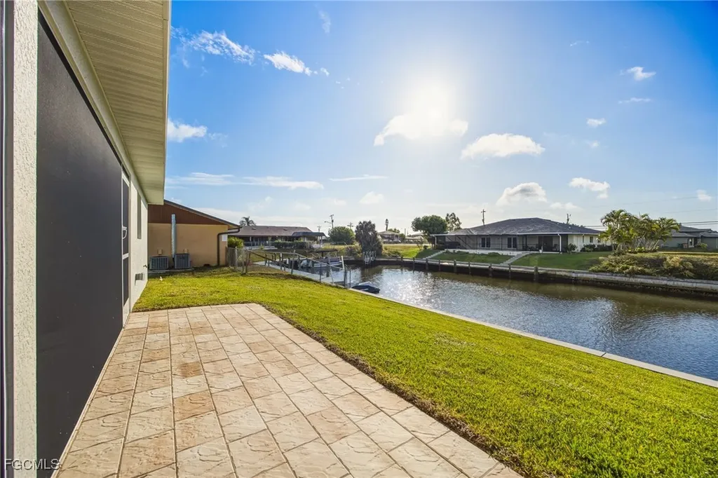 812-814 Mohawk Parkway Cape Coral FL 33914