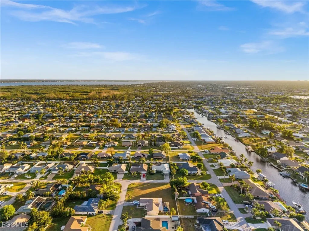 1236 SE 21st Place Cape Coral FL 33990