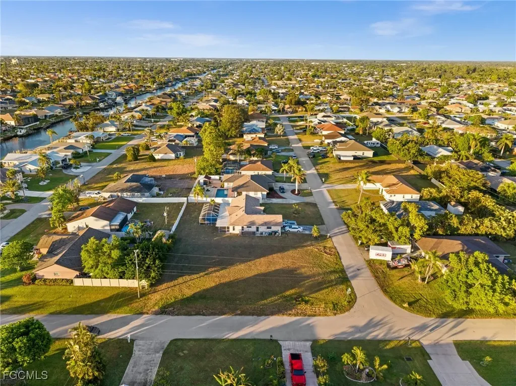 1236 SE 21st Place Cape Coral FL 33990