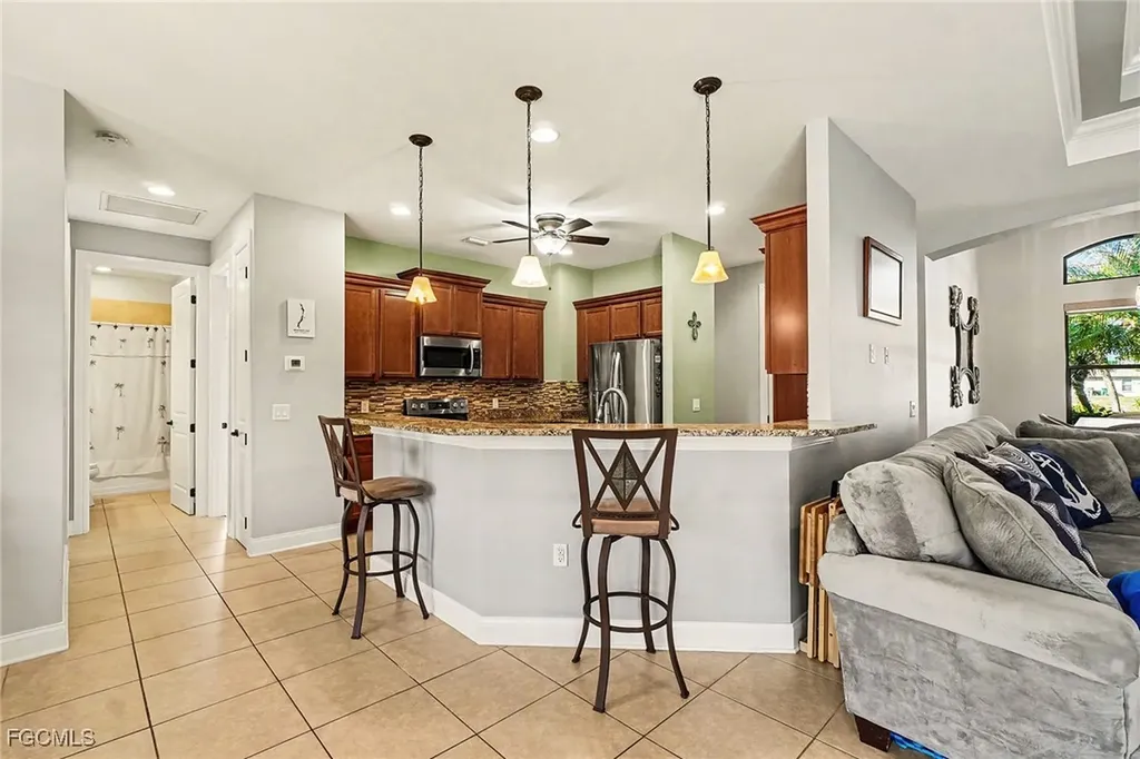 2127 SE 17th Place Cape Coral FL 33990