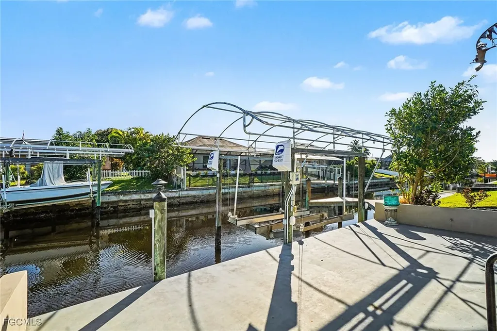 2127 SE 17th Place Cape Coral FL 33990