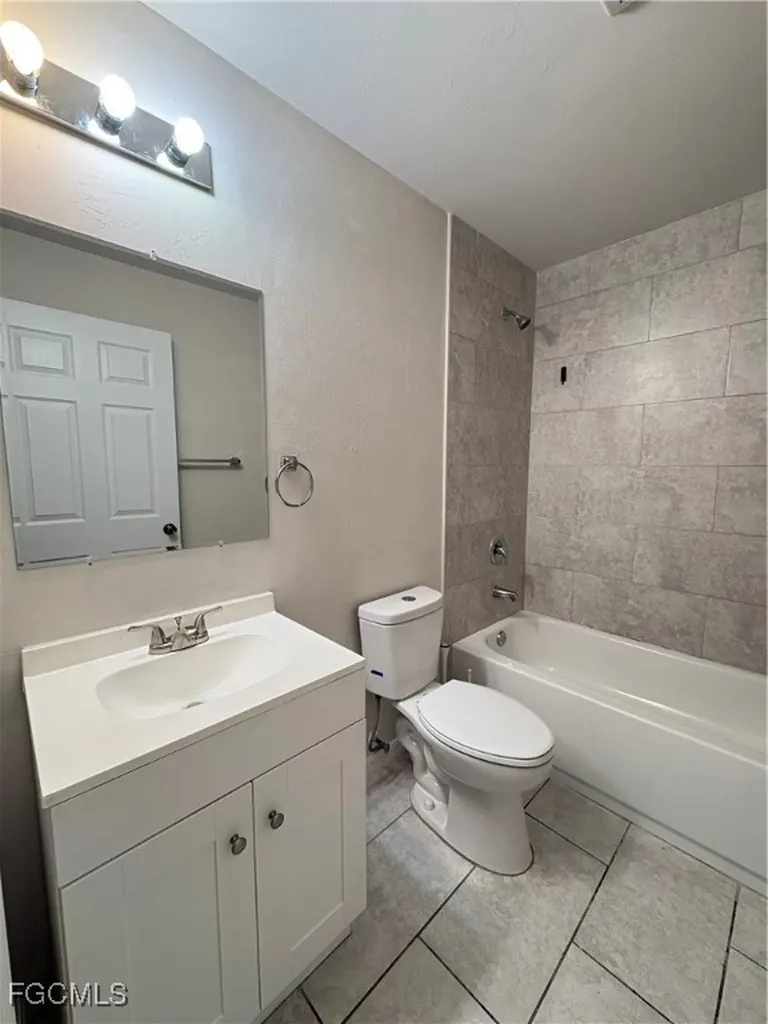 3803 Chiquita Boulevard S Cape Coral FL 33914
