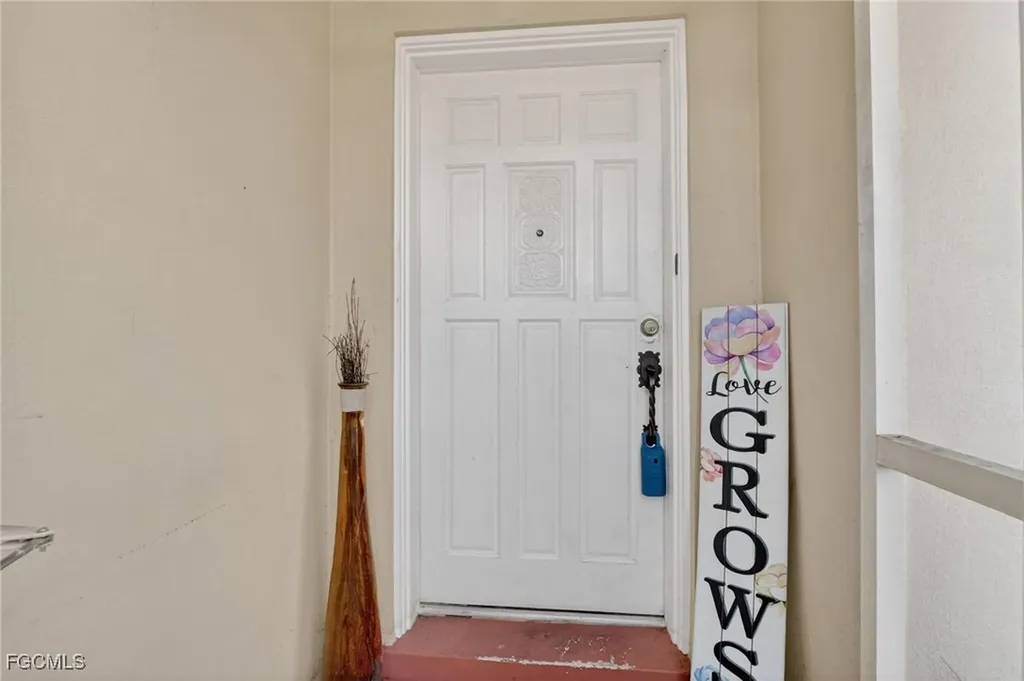 1718 SE 29th Lane Cape Coral FL 33904