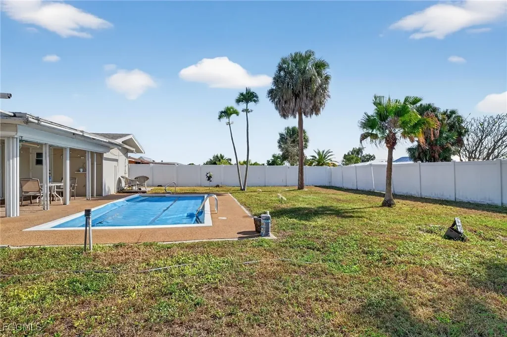 1718 SE 29th Lane Cape Coral FL 33904