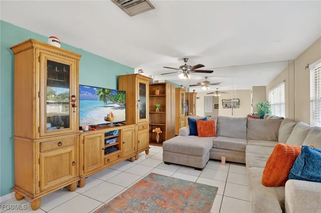 1718 SE 29th Lane Cape Coral FL 33904