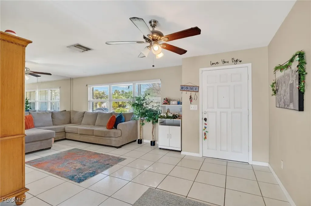 1718 SE 29th Lane Cape Coral FL 33904