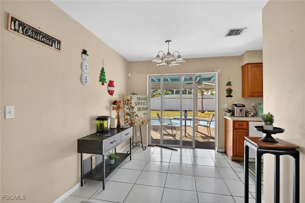 1718 SE 29th Lane Cape Coral FL 33904