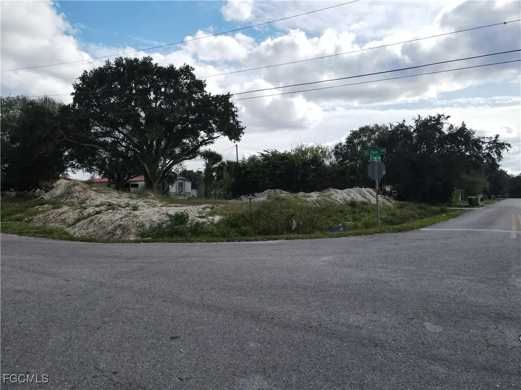 614 El Paso Trail Immokalee FL 34142