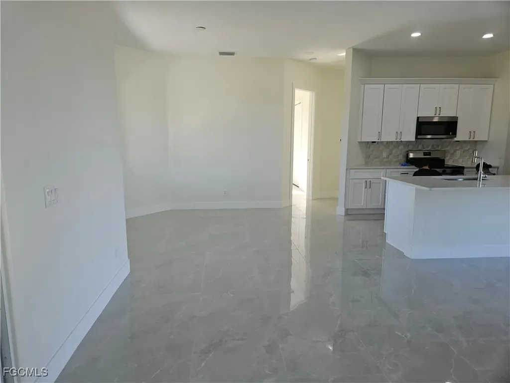 2813 NE 6th Avenue Cape Coral FL 33909