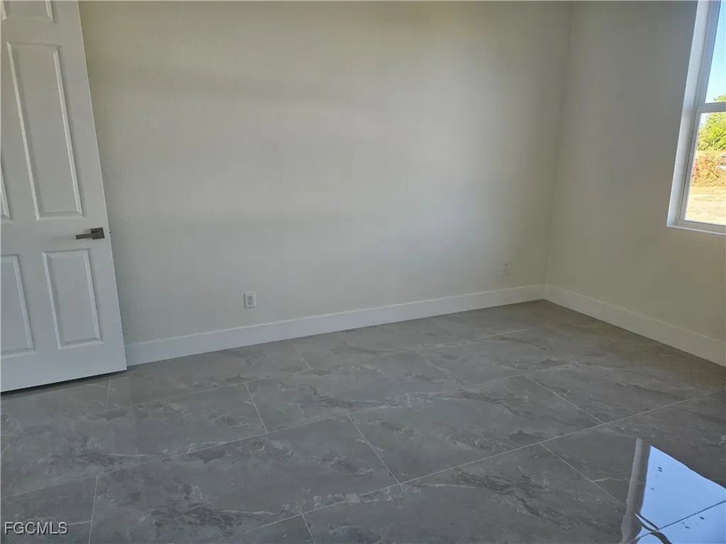 2813 NE 6th Avenue Cape Coral FL 33909