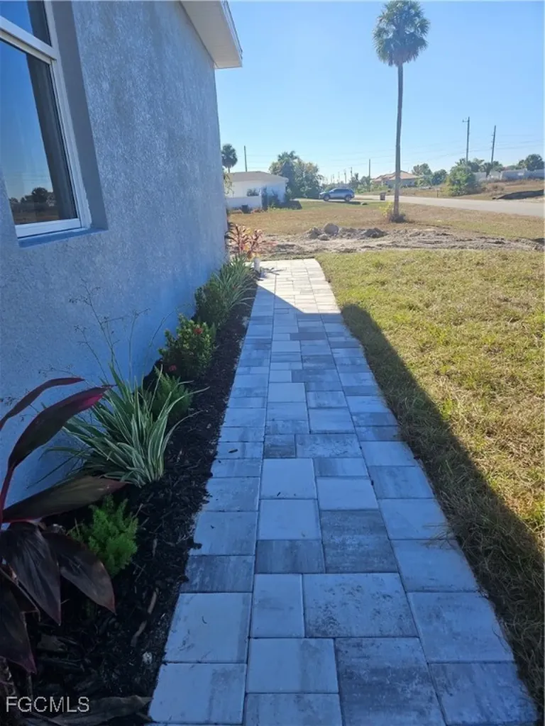 2813 NE 6th Avenue Cape Coral FL 33909