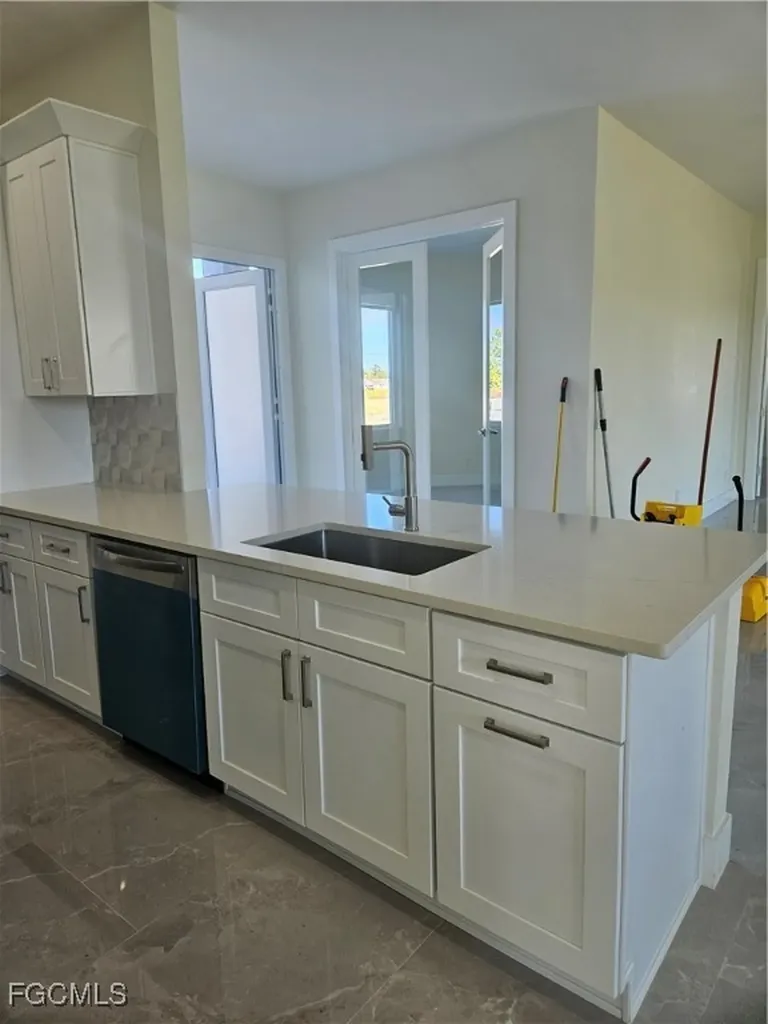 2813 NE 6th Avenue Cape Coral FL 33909