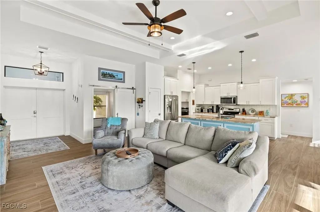 25 NW 14th Avenue Cape Coral FL 33993