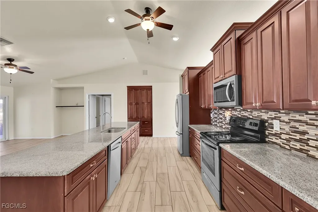 2707 NW 6th Street Cape Coral FL 33993