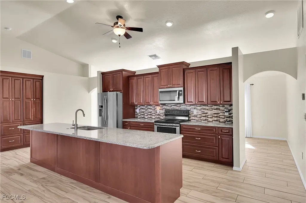 2707 NW 6th Street Cape Coral FL 33993