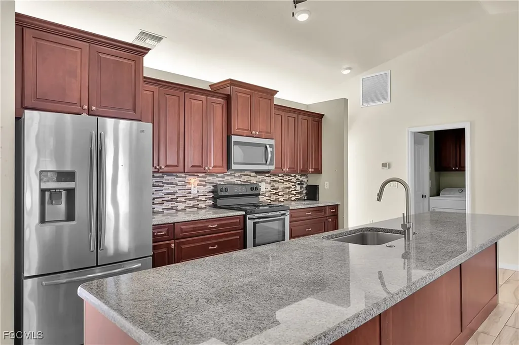 2707 NW 6th Street Cape Coral FL 33993