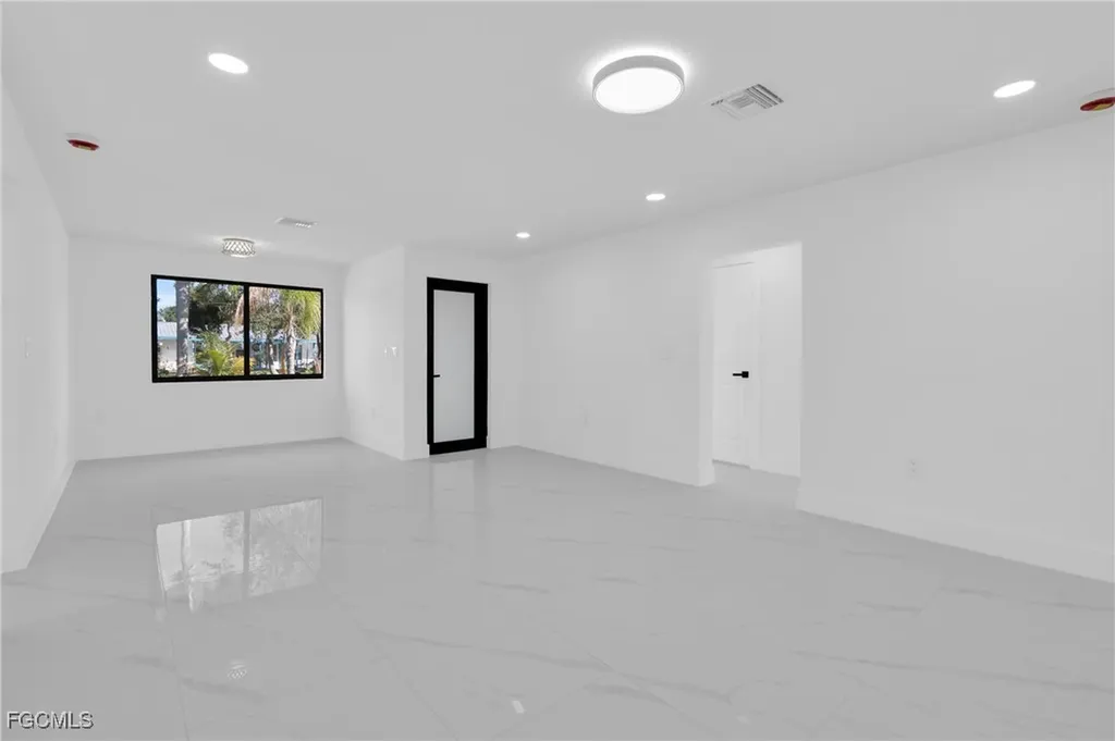 356 New York Drive Fort Myers FL 33905