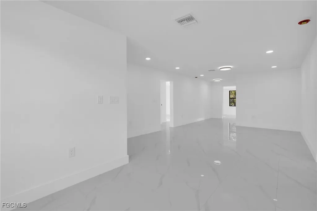 356 New York Drive Fort Myers FL 33905