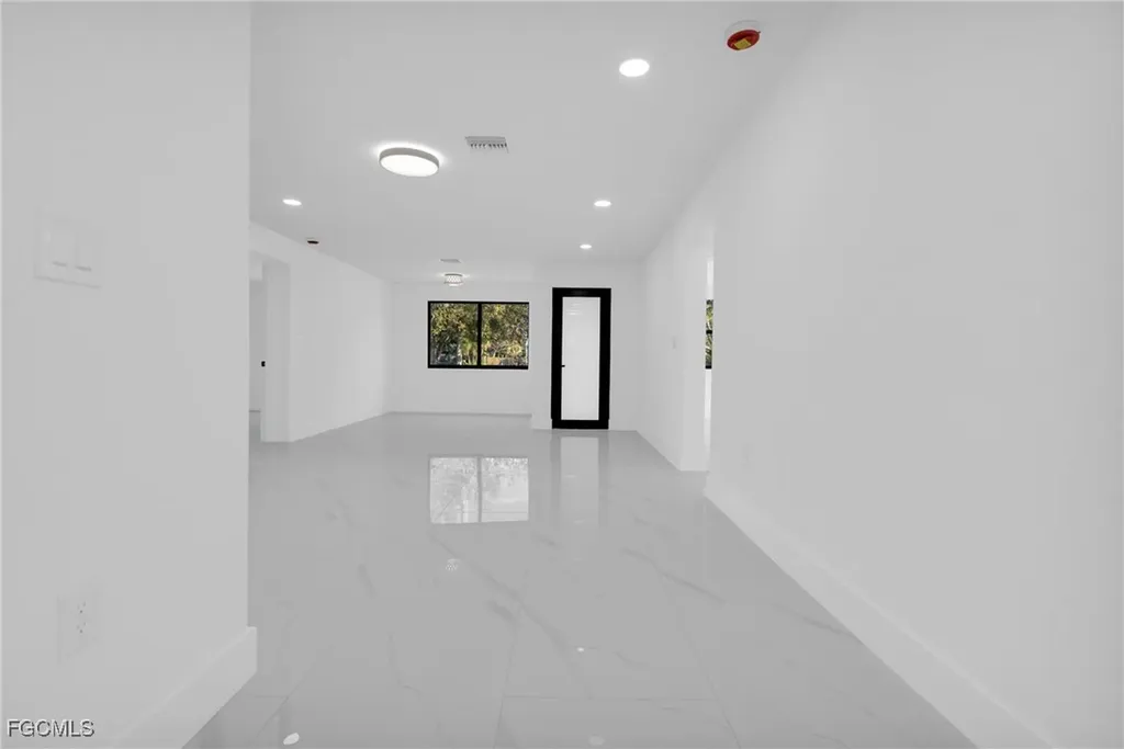 356 New York Drive Fort Myers FL 33905
