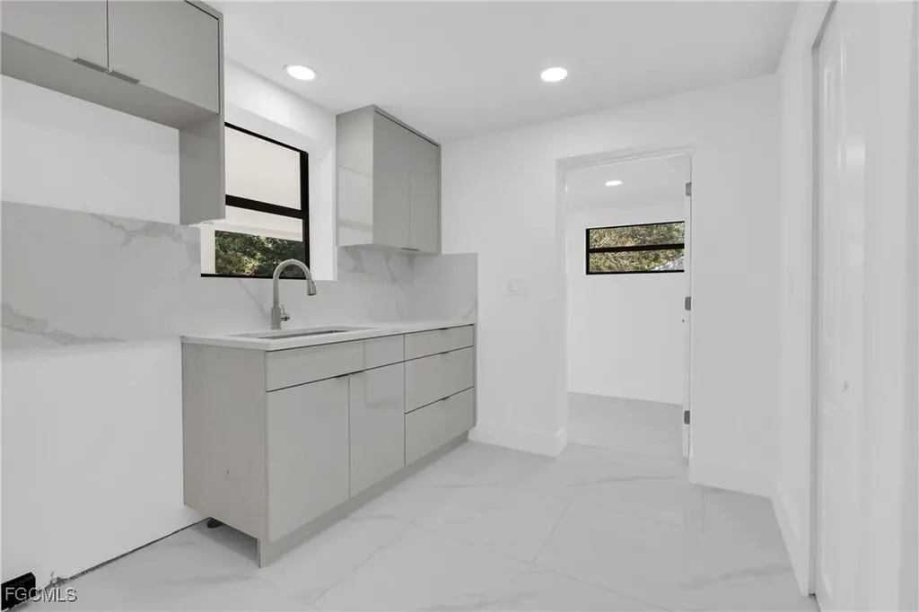 356 New York Drive Fort Myers FL 33905