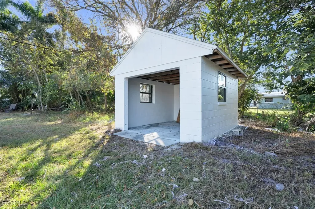 356 New York Drive Fort Myers FL 33905