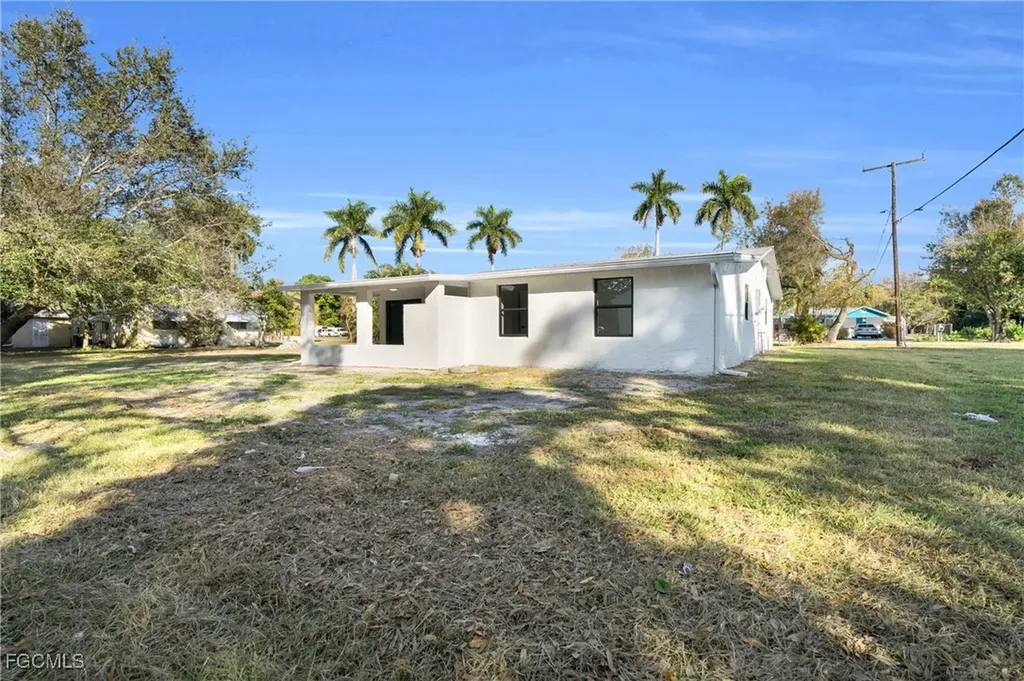 356 New York Drive Fort Myers FL 33905