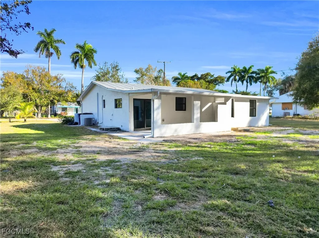 356 New York Drive Fort Myers FL 33905