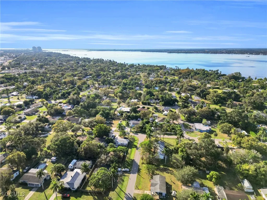 356 New York Drive Fort Myers FL 33905