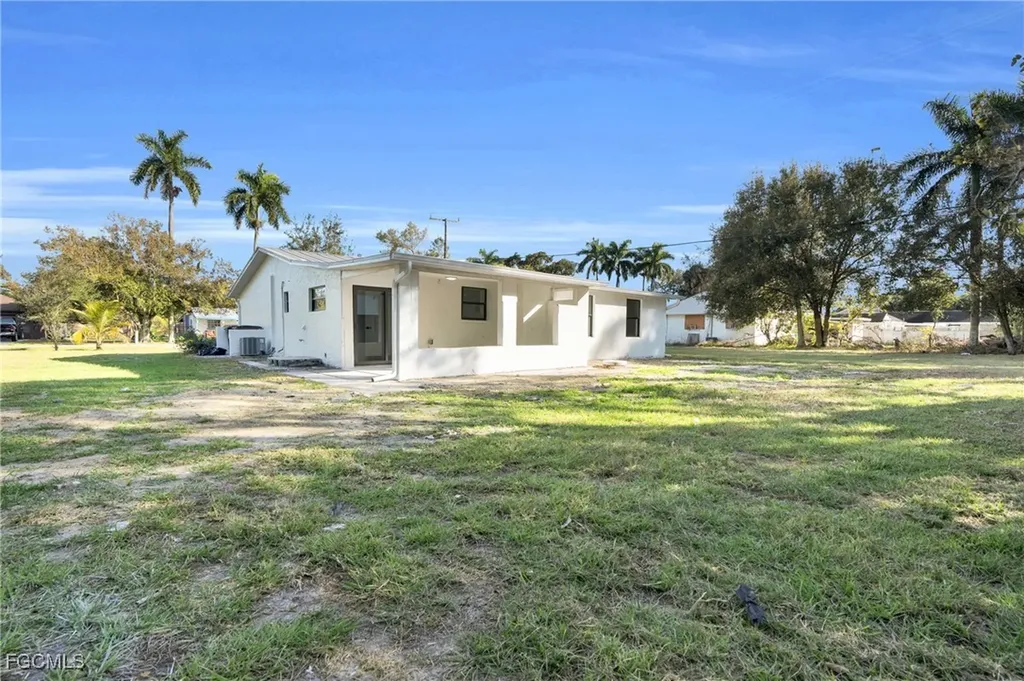 356 New York Drive Fort Myers FL 33905