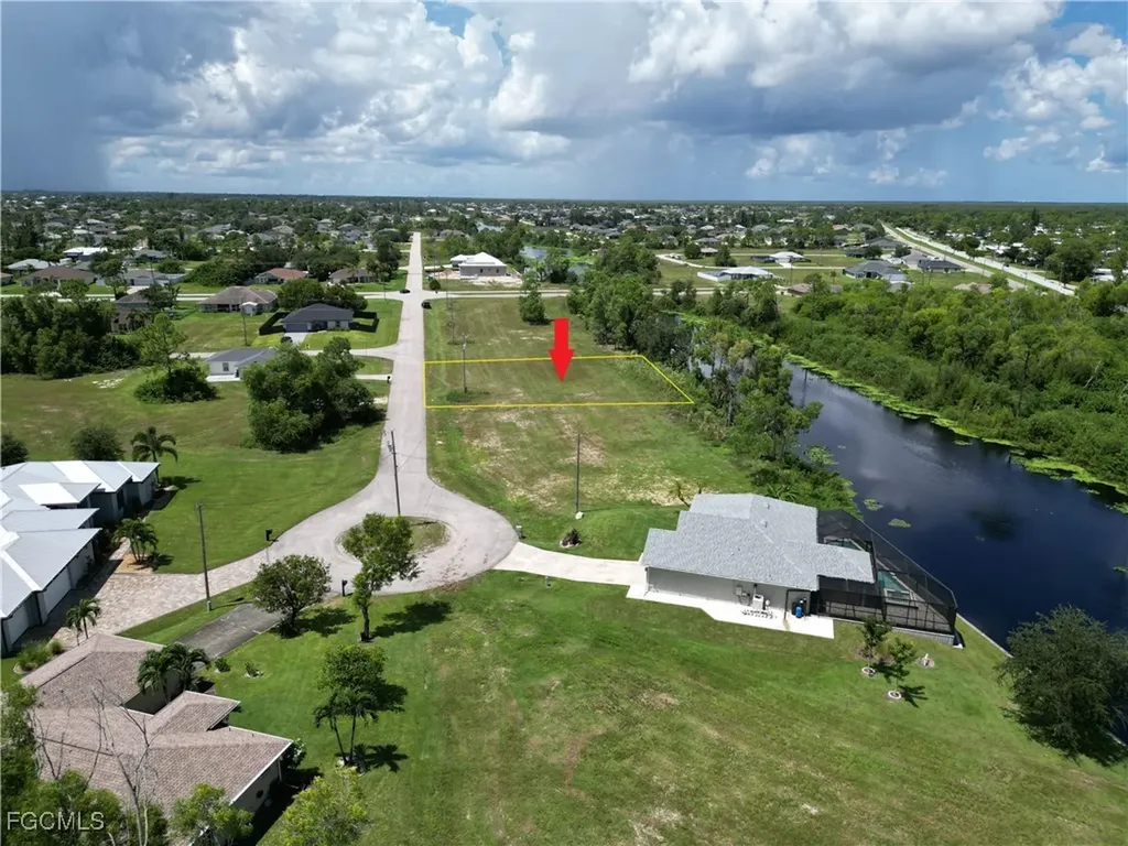 2355 NE 43rd Lane Cape Coral FL 33909