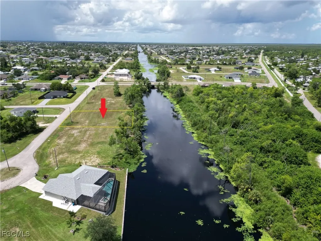 2355 NE 43rd Lane Cape Coral FL 33909