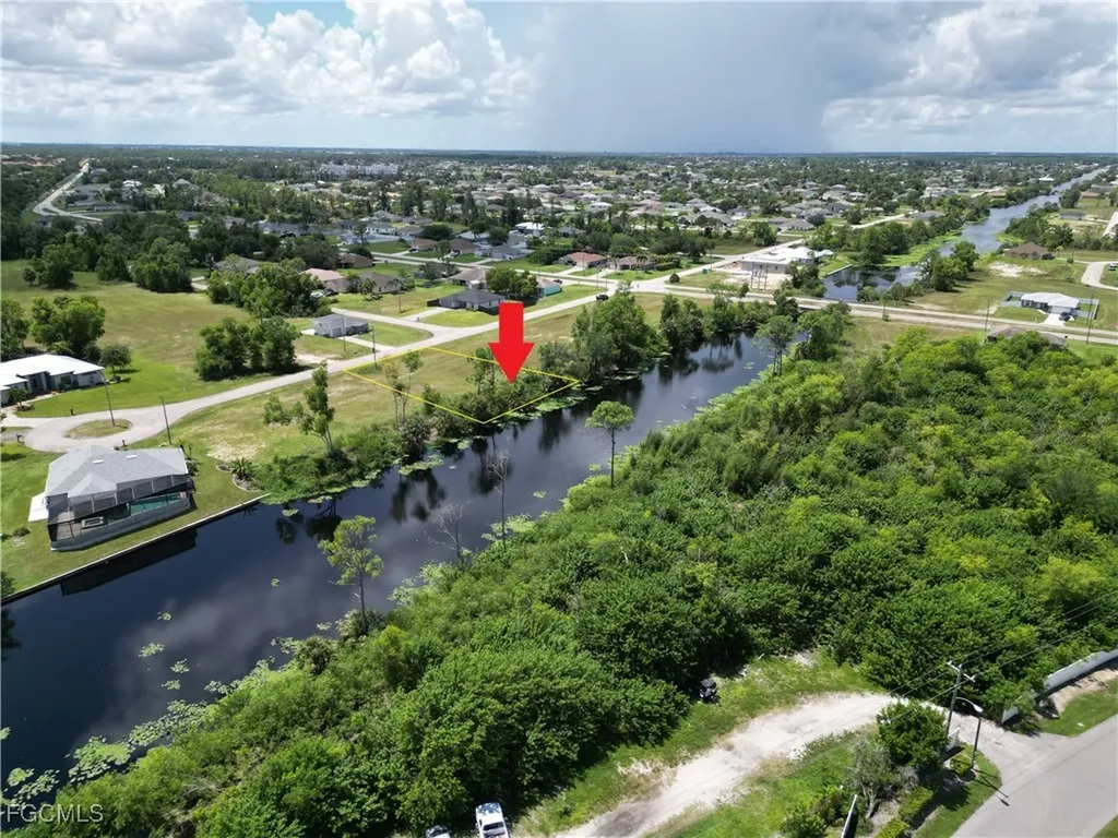 2355 NE 43rd Lane Cape Coral FL 33909