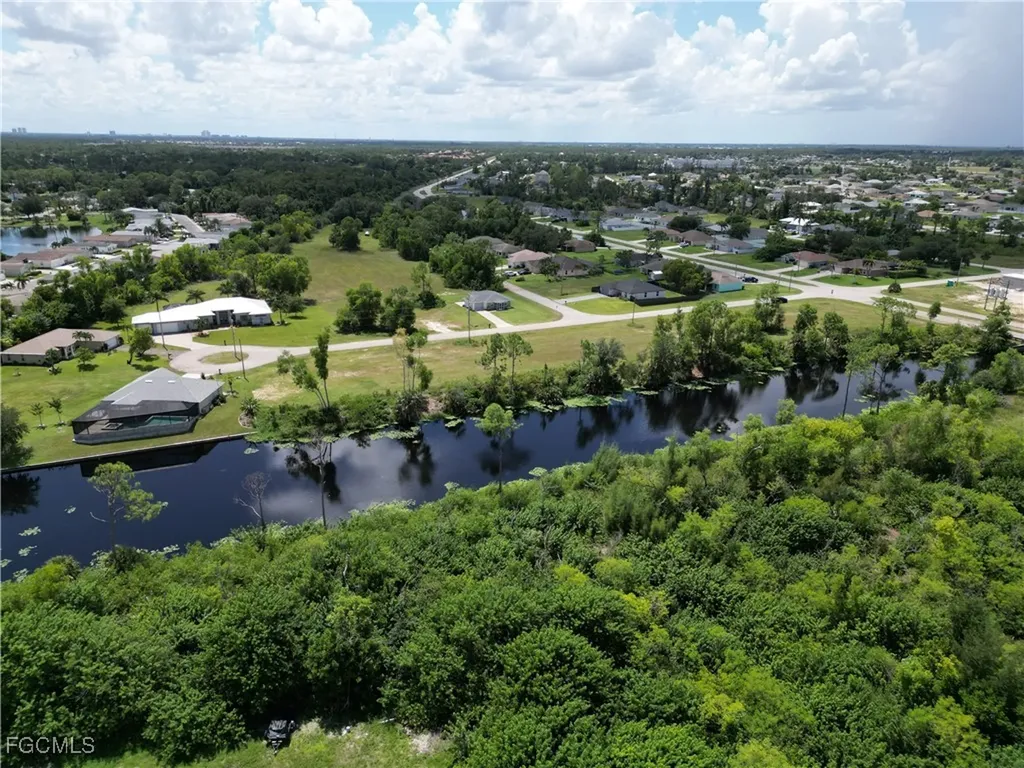 2355 NE 43rd Lane Cape Coral FL 33909