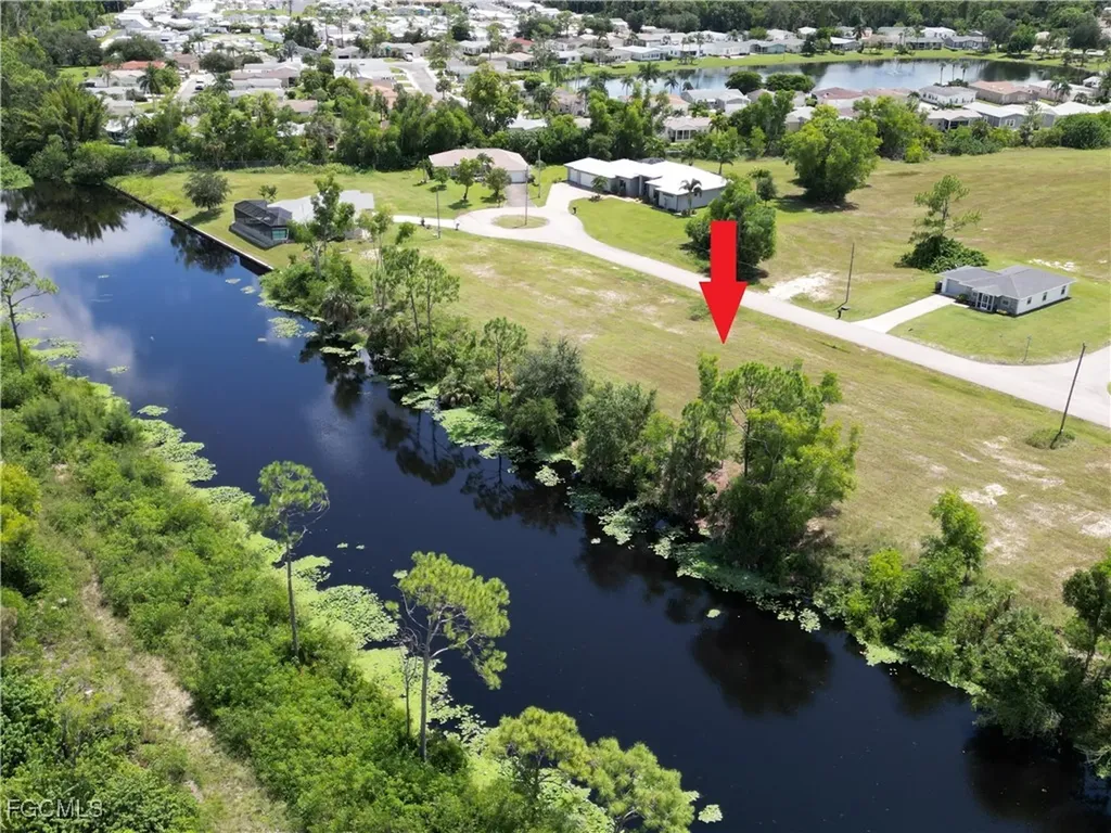 2355 NE 43rd Lane Cape Coral FL 33909