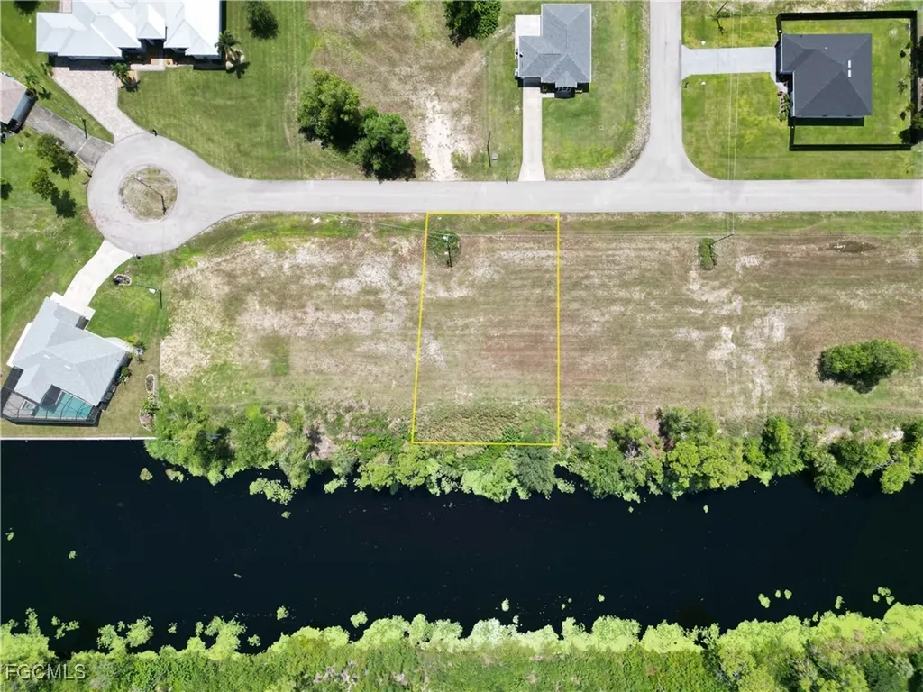 2355 NE 43rd Lane Cape Coral FL 33909