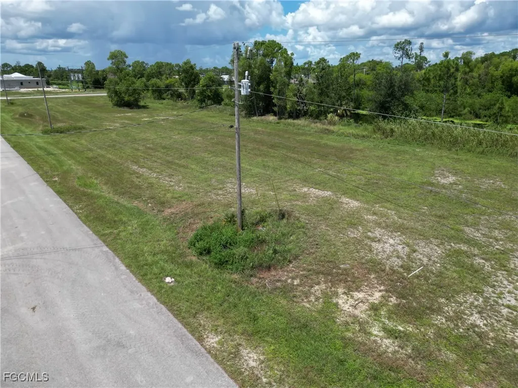 2355 NE 43rd Lane Cape Coral FL 33909