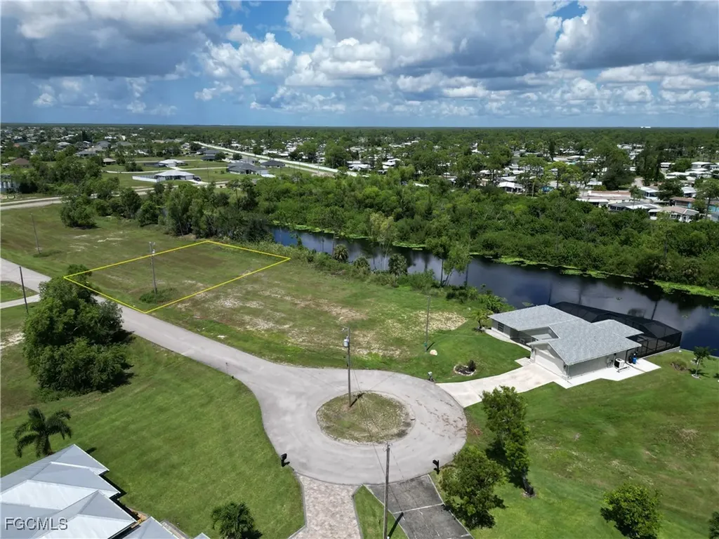 2355 NE 43rd Lane Cape Coral FL 33909