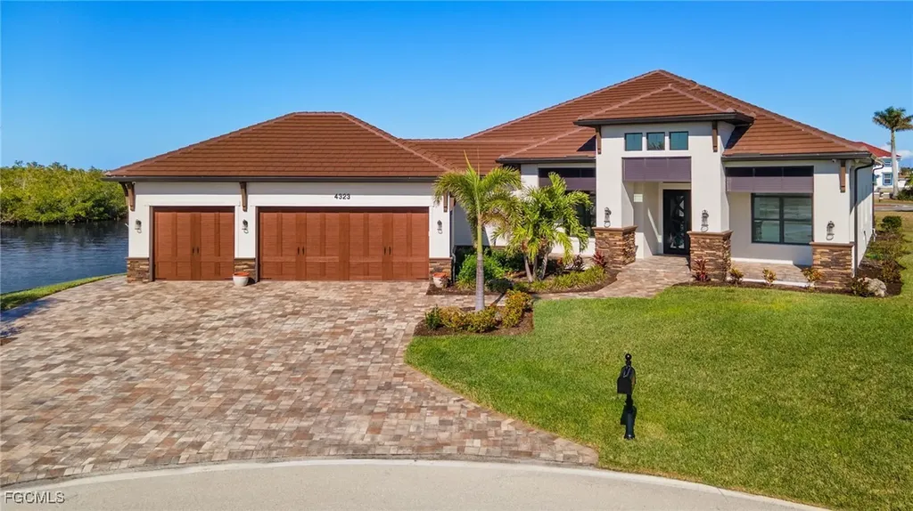 4323 Kismet Parkway W Cape Coral FL 33993