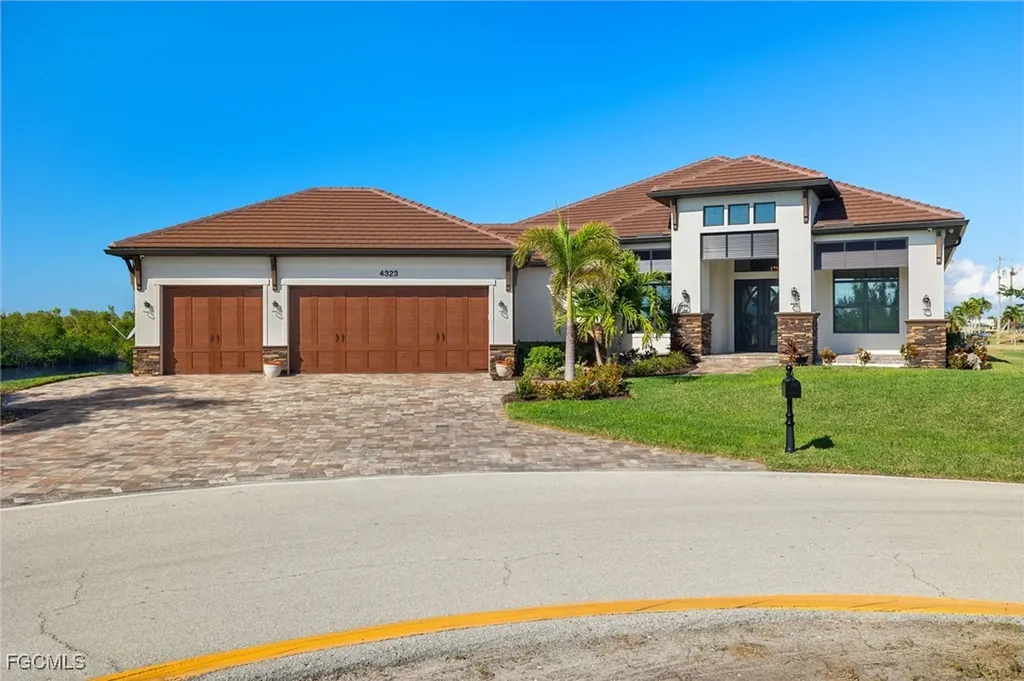 4323 Kismet Parkway W Cape Coral FL 33993
