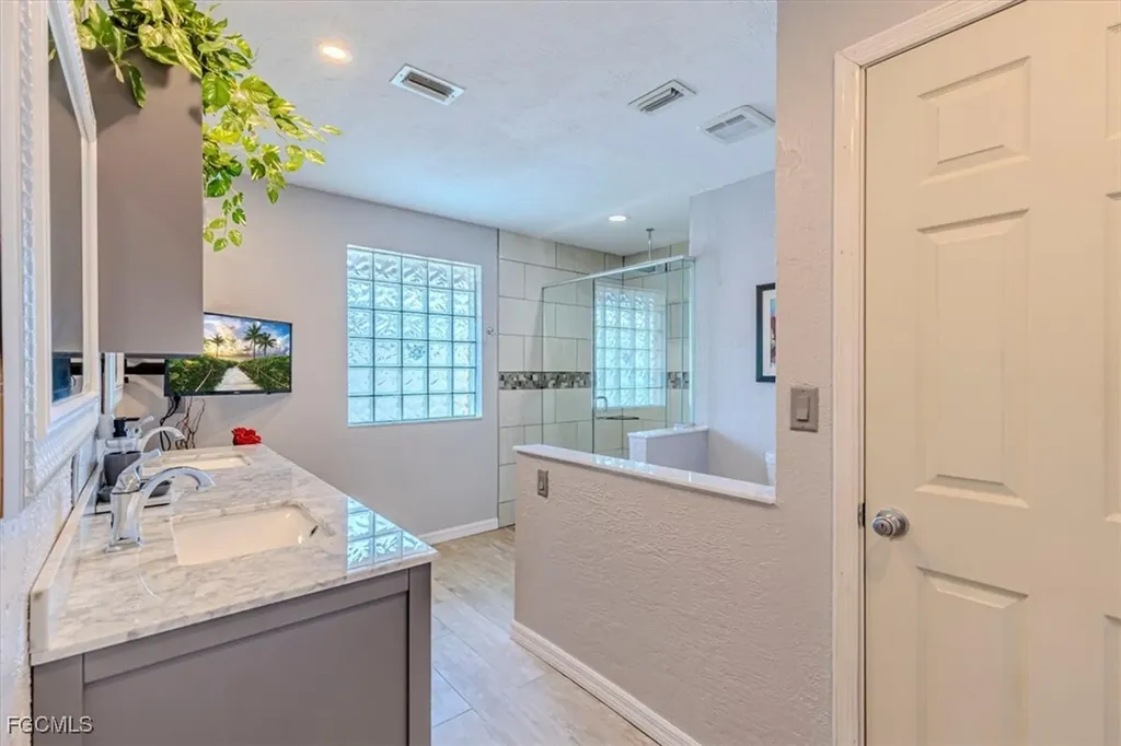 1432 SE 3rd Street Cape Coral FL 33990