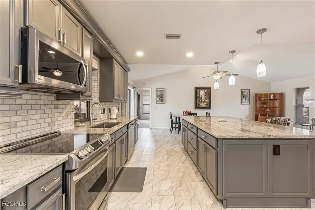 1432 SE 3rd Street Cape Coral FL 33990