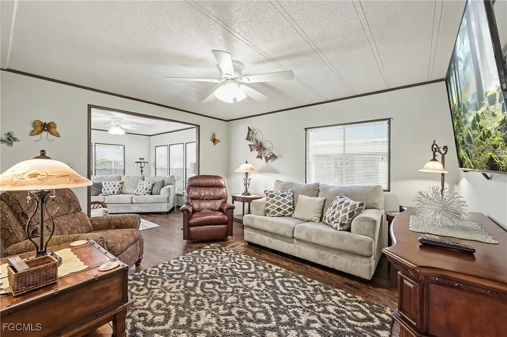 154 Siesta Lane Fort Myers FL 33905