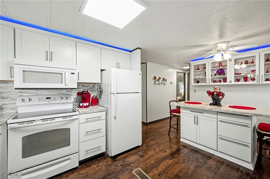 154 Siesta Lane Fort Myers FL 33905