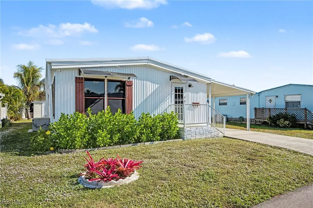 154 Siesta Lane Fort Myers FL 33905