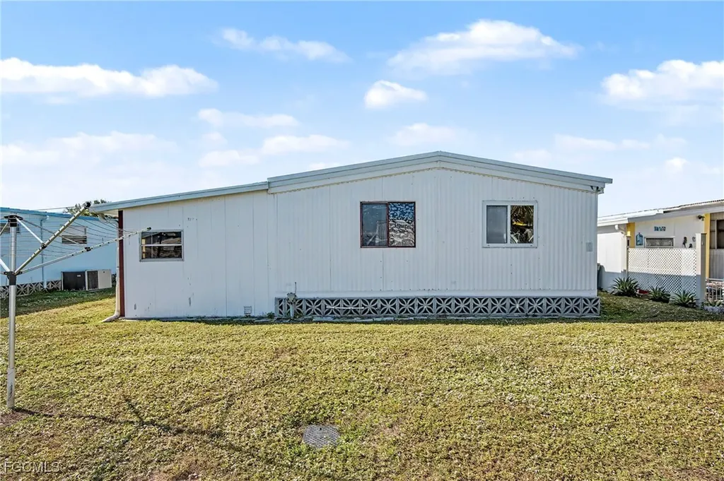 154 Siesta Lane Fort Myers FL 33905