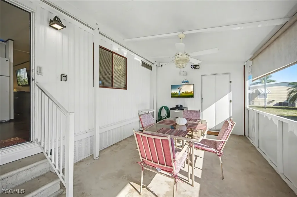 154 Siesta Lane Fort Myers FL 33905