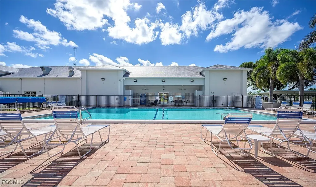 154 Siesta Lane Fort Myers FL 33905